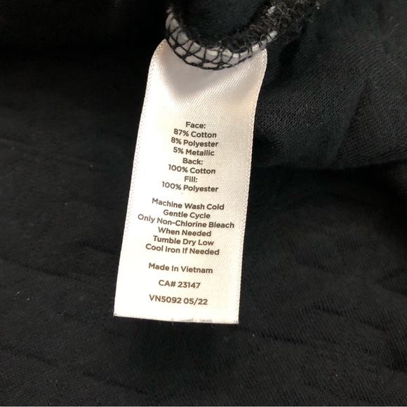 T by Talbots Black Metallic Snowflake Quilted wrap neck Pullover sweater Size XS - Picture 6 of 7